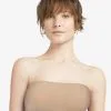 Soutien-gorge Bandeau Sans Armatures Paddé Chair Invisible Collection Essentielle Soft Stretch De Chez Chantelle. 