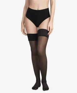 Bas-up "Jarretière Lacée" Chantal Thomass Base Fine 18D Avec Un Entrelacs De Laçets Au Dos Pour Une Silhouette Ultra-sexy.