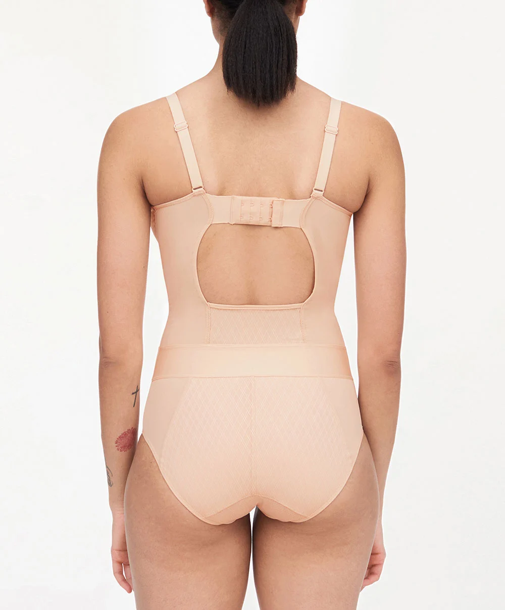 Body Sculptant Invisible Collection Smooth Lines De La Marque De Lingerie Chantelle, Coloris Beige Doré (=chair). 4 Body Sculptant Invisible Collection Smooth Lines De La Marque De Lingerie Chantelle, Coloris Beige Doré (=chair). – Image 2