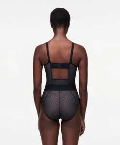 Body Sculptant Invisible Collection Smooth Lines De La Marque De Lingerie Chantelle, Coloris Noir Et Beige. 14 Body Sculptant Invisible Collection Smooth Lines De La Marque De Lingerie Chantelle, Coloris Noir Et Beige. -SOUTIEN-GORGE Soldes Boutique Body invisible sculptant Chantelle Smooth Lines noir beige C11N70 0DS 5