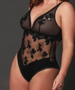 Body Ultra Sexy Sans Manches Lise Charmel De La Collection Lingerie De Charme Glamour Couture. 13 Body Ultra Sexy Sans Manches Lise Charmel De La Collection Lingerie De Charme Glamour Couture. -SOUTIEN-GORGE Soldes Boutique Body sexy pret a porter Lise Charmel Glamour Couture noir ALH5207 NO 200