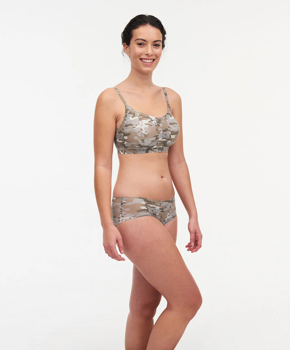 Bralette à Coques Bretelles Réglables Camouflage Invisible Collection Soft Stretch De Chez Chantelle Paris. 8 Bralette à Coques Bretelles Réglables Camouflage Invisible Collection Soft Stretch De Chez Chantelle Paris. – Image 6