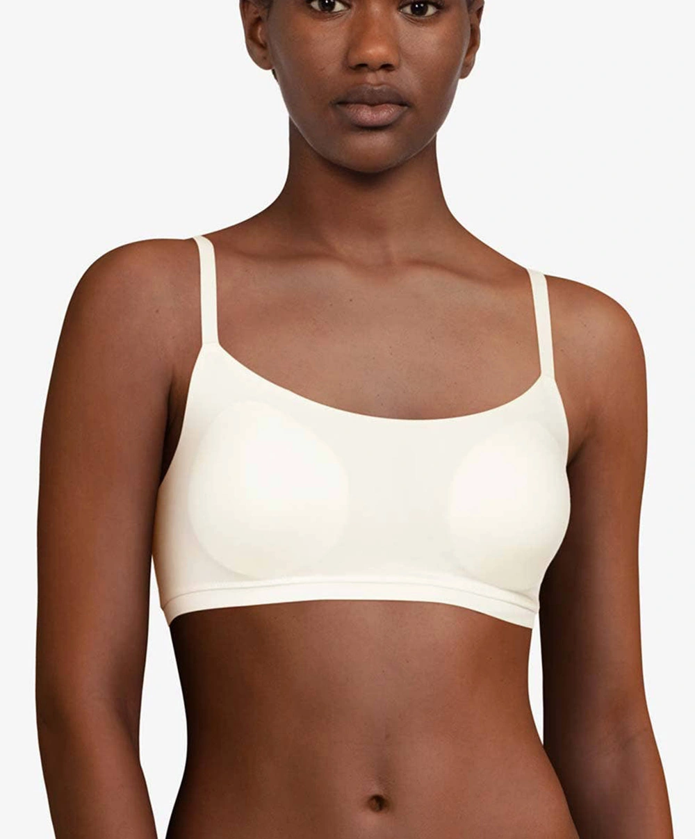 Bralette Dos Dentelle Paddée Bretelles Réglables Ivoire Invisible Collection Essentielle Soft Stretch De Chez Chantelle. 3 Bralette Dos Dentelle Paddée Bretelles Réglables Ivoire Invisible Collection Essentielle Soft Stretch De Chez Chantelle.