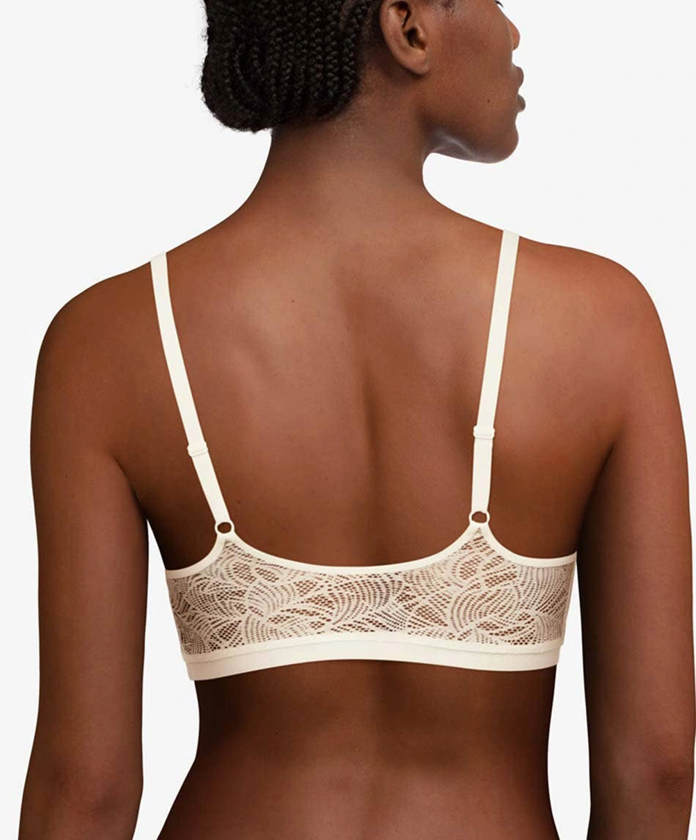 Bralette Dos Dentelle Paddée Bretelles Réglables Ivoire Invisible Collection Essentielle Soft Stretch De Chez Chantelle. 4 Bralette Dos Dentelle Paddée Bretelles Réglables Ivoire Invisible Collection Essentielle Soft Stretch De Chez Chantelle. – Image 2