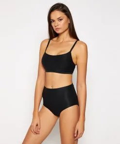 Bralette Paddée Bretelles Réglables Noire Invisible Collection Essentielle Soft Stretch De Chez Chantelle. 13 Bralette Paddée Bretelles Réglables Noire Invisible Collection Essentielle Soft Stretch De Chez Chantelle. -SOUTIEN-GORGE Soldes Boutique Bralette paddee reglables Chantelle soft stretch noir C16A20 011 11