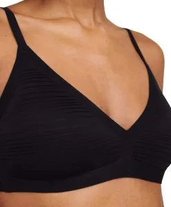 Bralette Avec Coques à Rayures Texturées Collection Soft Stretch Stripes Coloris Noir De Chez Chantelle Paris.  -SOUTIEN-GORGE Soldes Boutique Bralette paddee reglables Chantelle soft stretch stripes noir C20D10 011 504