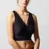 Brassière à Coques Sans Armatures Noire Invisible Décolleté En Dentelle Collection Essentielle Soft Stretch De Chez Chantelle. 1 Brassière à Coques Sans Armatures Noire Invisible Décolleté En Dentelle Collection Essentielle Soft Stretch De Chez Chantelle. -SOUTIEN-GORGE Soldes Boutique Brassiere a coques sans armatures Chantelle soft stretch noir C11G60 011 1
