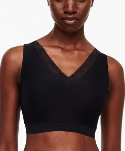 Brassière à Coques Sans Armatures Noire Invisible Décolleté En Dentelle Collection Essentielle Soft Stretch De Chez Chantelle. -SOUTIEN-GORGE Soldes Boutique Brassiere a coques sans armatures Chantelle soft stretch noir C11G60 011 4