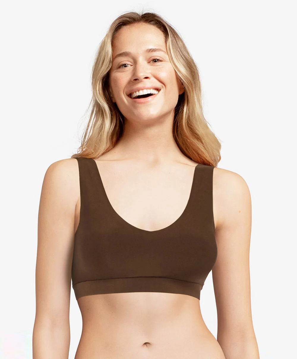 Brassière Paddée Col V Brune Invisible Collection Essentielle Soft Stretch De Chez Chantelle. 3 Brassière Paddée Col V Brune Invisible Collection Essentielle Soft Stretch De Chez Chantelle.