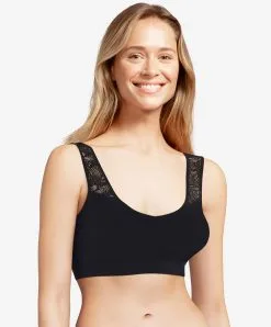 Brassière Paddée Dentelle Noire Invisible Collection Essentielle Soft Stretch De Chez Chantelle.  -SOUTIEN-GORGE Soldes Boutique Brassiere paddee dentelle Chantelle soft stretch noir C11G10 011 1