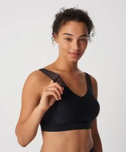 Brassière Paddée Dentelle Noire Invisible Collection Essentielle Soft Stretch De Chez Chantelle.  -SOUTIEN-GORGE Soldes Boutique Brassiere paddee dentelle Chantelle soft stretch noir C11G10 011 21