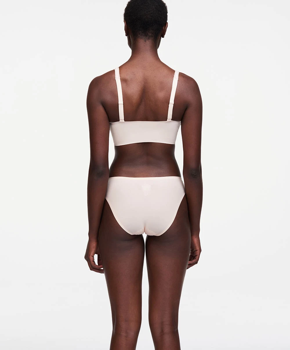 Bralette Invisible Magic Spacer Collection Essentielle Soft Stretch De Chez Chantelle. 6 Bralette Invisible Magic Spacer Collection Essentielle Soft Stretch De Chez Chantelle. – Image 4