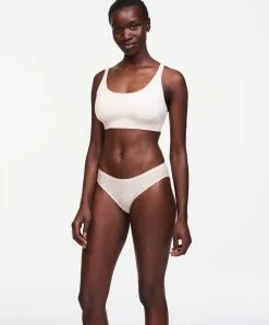 Bralette Invisible Magic Spacer Collection Essentielle Soft Stretch De Chez Chantelle. 8 Bralette Invisible Magic Spacer Collection Essentielle Soft Stretch De Chez Chantelle. -SOUTIEN-GORGE Soldes Boutique C16A50 01N SOFTSTRETCH MAGIC SPACER C26430 01N SOFTSTRETCH Brief SI