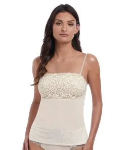 Caraco De La Collection Lace Essentiel De Chez Wacoal.