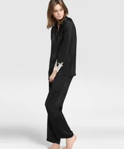 Chemisier En Soie Haut De Pyjama Lise Charmel Collection Splendeur Soie. -SOUTIEN-GORGE Soldes Boutique Chemisier haut de pyjama en soie Lise Charmel Splendeur Soie noir ALC3480 SN 504