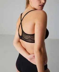 Simone Perele Culotte En Dentelle Dos Opaque Simone Pérèle Collection De Lingerie Permanente Karma Coloris Noir. -SOUTIEN-GORGE Soldes Boutique Culotte en dentelle dos opaque Simone Perele Karma noir 12V720 015 3