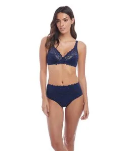 Culotte Galbante Wacoal Eglantine Coloris Ink/bleu Marine. 10 Culotte Galbante Wacoal Eglantine Coloris Ink/bleu Marine. -SOUTIEN-GORGE Soldes Boutique Culotte galbante Wacoal Eglantine navy blue Ink WEPFA862 INK ensemble