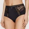 Culotte Haute De La Marque De Lingerie Chantelle, Collection True Lace, Coloris Noir. -SOUTIEN-GORGE Soldes Boutique Culotte haute Chantelle true lace noir C11M80 011