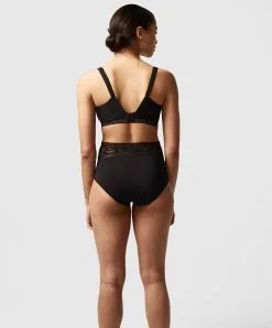 Culotte Haute De La Marque De Lingerie Chantelle, Collection True Lace, Coloris Noir. -SOUTIEN-GORGE Soldes Boutique Culotte haute Chantelle true lace noir C11M80 011 4