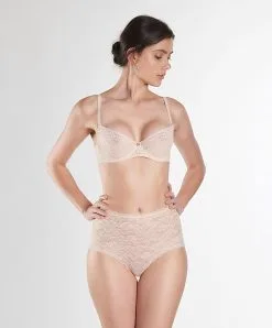 Culotte Haute De La Collection Lingerie Permanente Rosessence Par Aubade Paris. 8 Culotte Haute De La Collection Lingerie Permanente Rosessence Par Aubade Paris. -SOUTIEN-GORGE Soldes Boutique Culotte haute Rosessence nude ete Aubade chair HK24 NETE 14