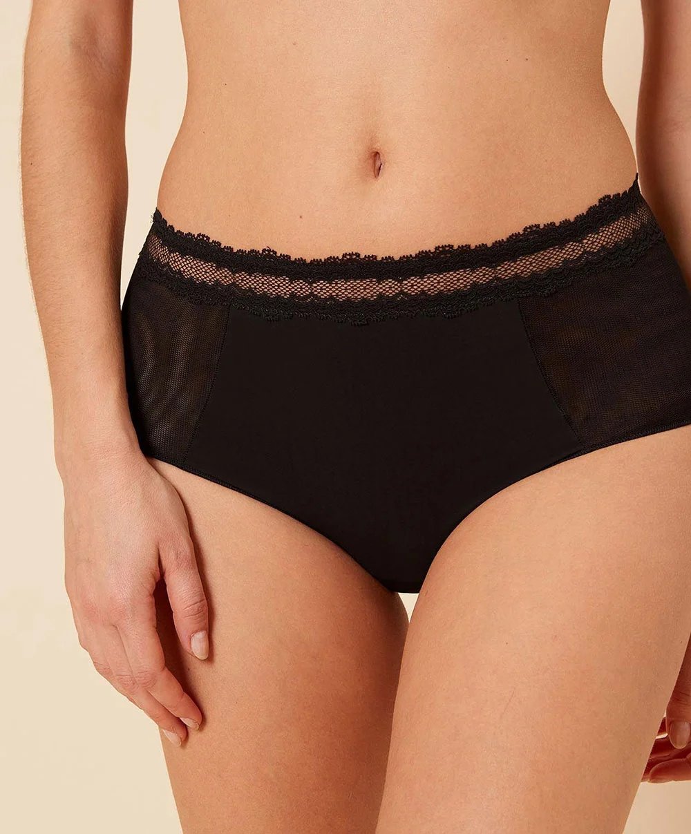 Simone Perele Culotte Haute Simone Pérèle De La Collection De Lingerie Permanente Confiance, Coloris Noir. 3 Simone Perele Culotte Haute Simone Pérèle De La Collection De Lingerie Permanente Confiance, Coloris Noir.