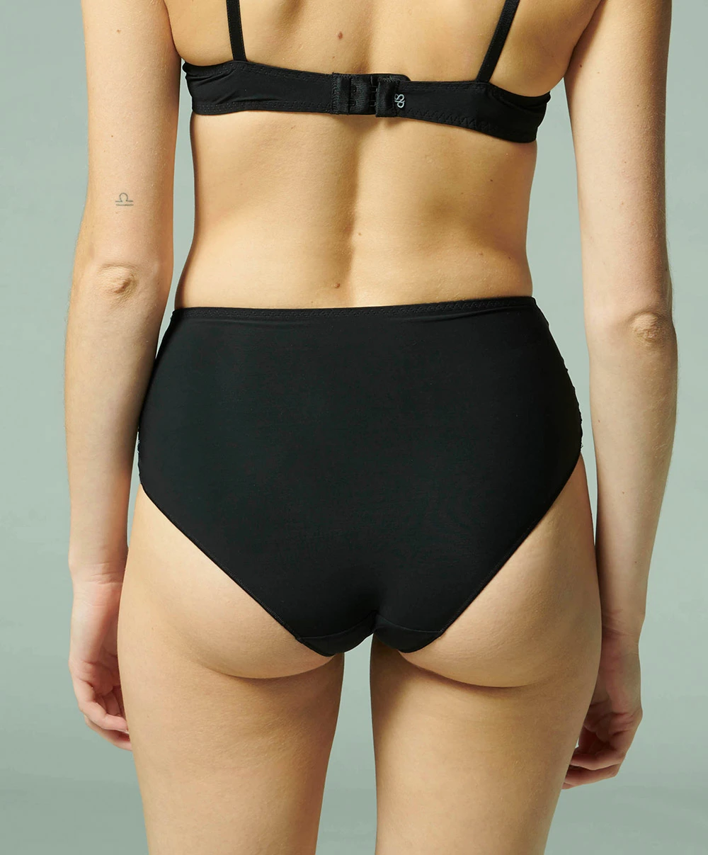 Simone Perele Culotte Taille Haute Simone Pérèle De La Collection De Lingerie Permanente Délice Coloris Moonlight. 4 Simone Perele Culotte Taille Haute Simone Pérèle De La Collection De Lingerie Permanente Délice Coloris Moonlight. – Image 2