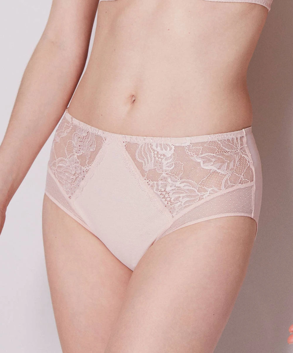 Simone Perele Culotte Haute De La Collection Promesse De La Marque De Lingerie Simone Pérèle. 3 Simone Perele Culotte Haute De La Collection Promesse De La Marque De Lingerie Simone Pérèle.