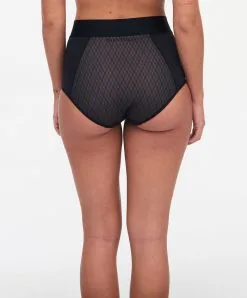 Culotte Sculptante Invisible Taille Haute Collection Smooth Lines De La Marque De Lingerie Chantelle, Coloris Noir Et Beige. -SOUTIEN-GORGE Soldes Boutique Culotte haute invisible sculptante Chantelle Smooth Lines noir beige C11N30 0DS 7