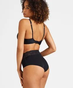 Culotte Haute Collection Lingerie Quotidienne Sweetessence Coloris Noir De Chez Aubade Paris. -SOUTIEN-GORGE Soldes Boutique Culotte haute sweetessence black Aubade noir IK24 NOIR 5