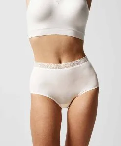 Culotte Haute Taille Dentelle Ivoire Invisible Collection Essentielle Soft Stretch De Chez Chantelle.   -SOUTIEN-GORGE Soldes Boutique Culotte haute taille dentelle Chantelle soft stretch ivoire nacre C11G70 035 1