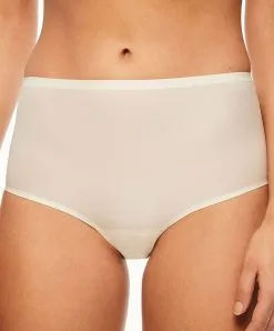 Culotte Taille Haute Ivoire Invisible Collection Essentielle Soft Stretch De Chez Chantelle.  