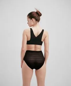 Culotte Haute à Rayures Texturées Collection Soft Stretch Stripes Coloris Noir De Chez Chantelle Paris.  -SOUTIEN-GORGE Soldes Boutique Culotte taille haute Chantelle soft stretch stripes noir C20D70 011 fashion 2