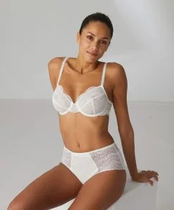 Simone Perele Vous Porterez Ce Soutien-gorge Dos Nu De 3 Façons Afin De Répondre à Toutes Vos Envies Vestimentaires En Toute élégance : -SOUTIEN-GORGE Soldes Boutique Culotte taille haute en dentelle Simone Perele Karma naturel nacre 12V770 030 3