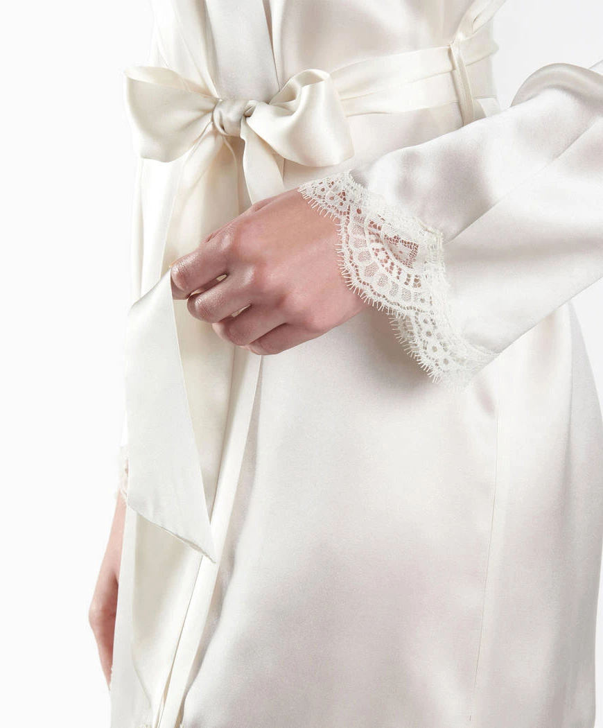 Kimono En Soie Aubade Collection Nightwear De Luxe Toi Mon Amour (ex. Soie D'Amour) Coloris Nacre. 6 Kimono En Soie Aubade Collection Nightwear De Luxe Toi Mon Amour (ex. Soie D'Amour) Coloris Nacre. – Image 4