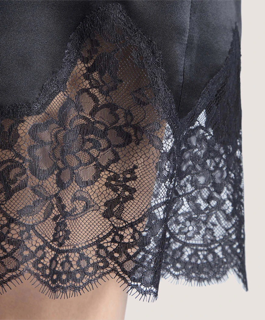 Kimono En Soie Aubade Collection Nightwear De Luxe Toi Mon Amour (ex. Soie D'Amour) Coloris Noir. 5 Kimono En Soie Aubade Collection Nightwear De Luxe Toi Mon Amour (ex. Soie D'Amour) Coloris Noir. – Image 3