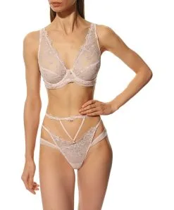 Mini-string Sexy De La Nouvelle Ligne De Lingerie Sexy Rose De Venise Par Lise Charmel. -SOUTIEN-GORGE Soldes Boutique Mini string sexy Lise Charmel Rose de Venise desir venise rose poudre ACH0921 DV 103