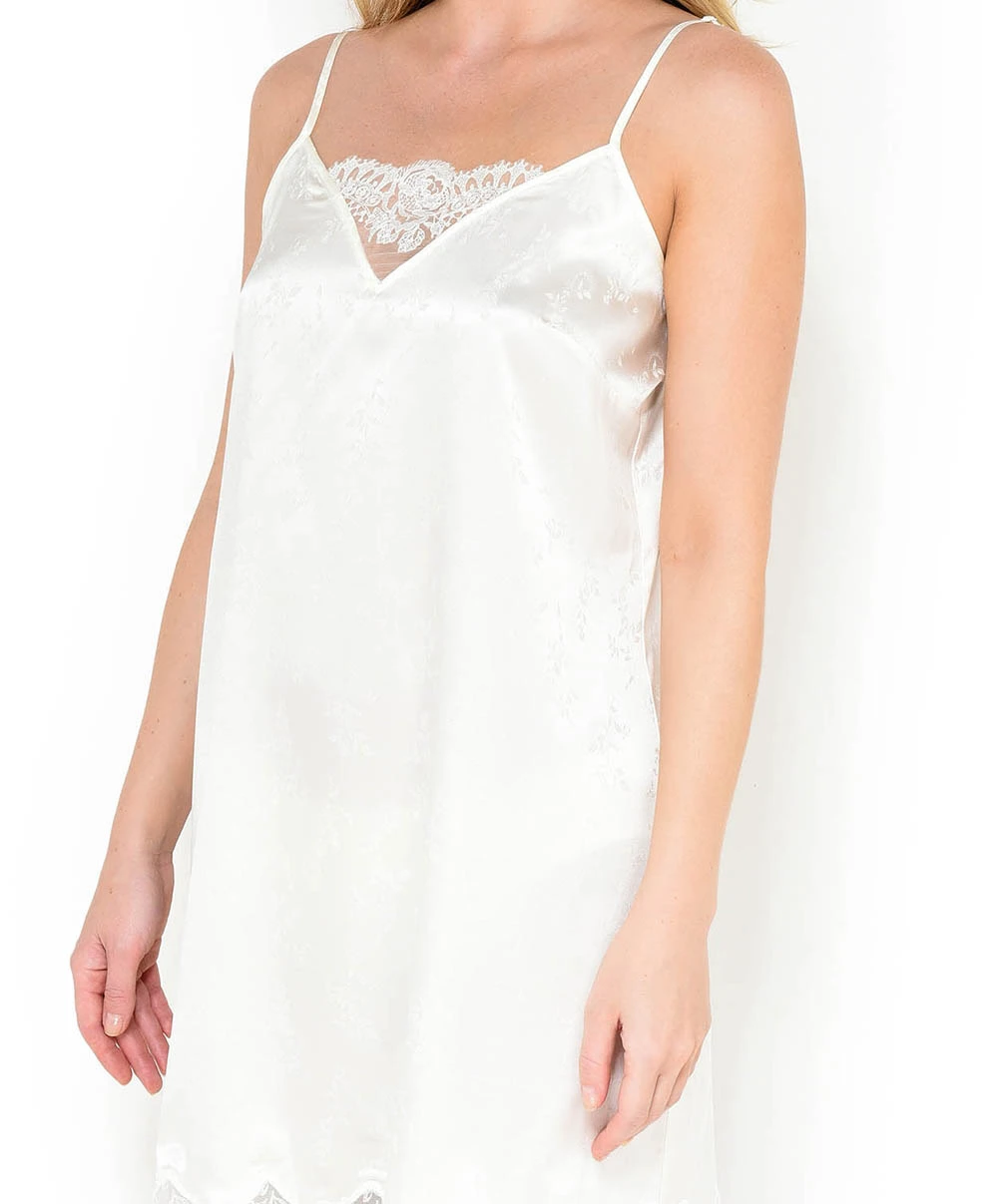 Nuisette Charme Nacre Collection Précieux Diadème De La Marque De Lingerie De Luxe Lise Charmel. 6 Nuisette Charme Nacre Collection Précieux Diadème De La Marque De Lingerie De Luxe Lise Charmel. – Image 4
