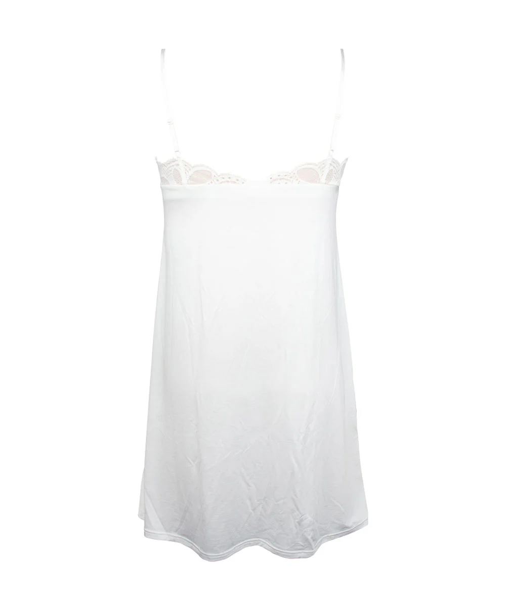 ANTIGEL DE LISE CHARMEL Nuisette Courte Collection Stricto Sensuelle De Chez Antigel Par Lise Charmel Coloris écru Nacre. 6 ANTIGEL DE LISE CHARMEL Nuisette Courte Collection Stricto Sensuelle De Chez Antigel Par Lise Charmel Coloris écru Nacre. – Image 4