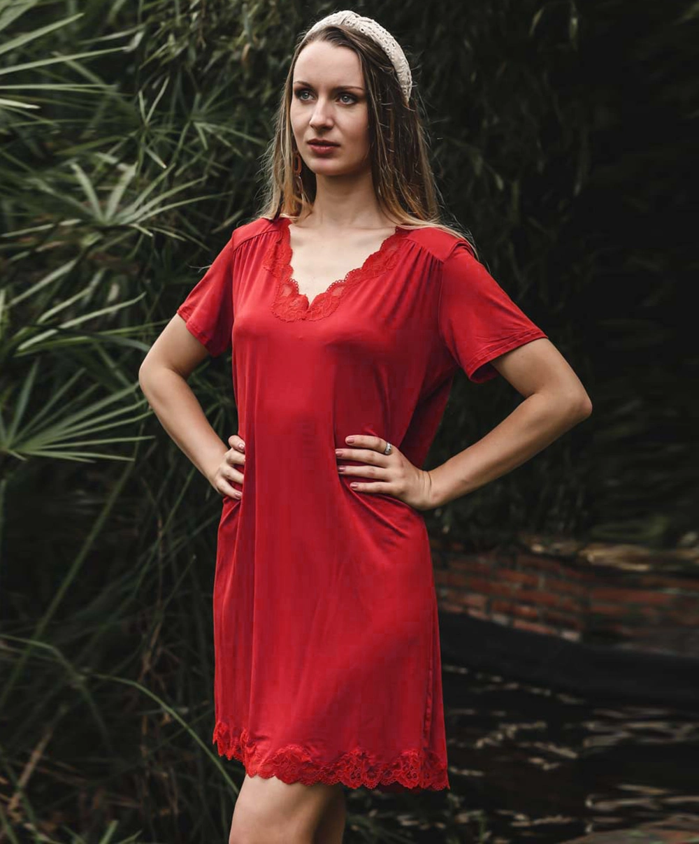 ANTIGEL DE LISE CHARMEL Nuisette Manches Courtes Collection Homewear Simply Perfect En Coloris Rouge Capucine De Chez Antigel Par Lise Charmel. 5 ANTIGEL DE LISE CHARMEL Nuisette Manches Courtes Collection Homewear Simply Perfect En Coloris Rouge Capucine De Chez Antigel Par Lise Charmel. – Image 3