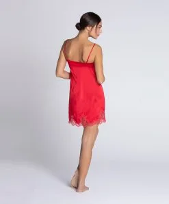 Nuisette Charme En Soie Lise Charmel Collection Splendeur Soie, Coloris Rouge. -SOUTIEN-GORGE Soldes Boutique Nuisette soie charme Splendeur soie rouge Lise Charmel ALC1080 RS 502