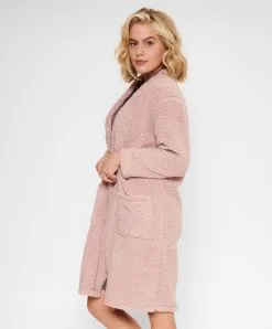 Robe De Chambre Polaire "Fleece" Coloris Rose Poudré De La Collection Lingadore Lounge. 8 Robe De Chambre Polaire "Fleece" Coloris Rose Poudré De La Collection Lingadore Lounge. -SOUTIEN-GORGE Soldes Boutique Robe de chambre polaire fleece Lingadore loungewear rose poudre 6719 298 ROSE 2