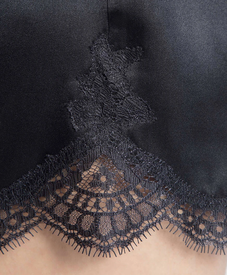 Short En Soie Aubade Collection Nightwear De Luxe Toi Mon Amour (ex. Soie D'Amour) Coloris Noir. 6 Short En Soie Aubade Collection Nightwear De Luxe Toi Mon Amour (ex. Soie D'Amour) Coloris Noir. – Image 4