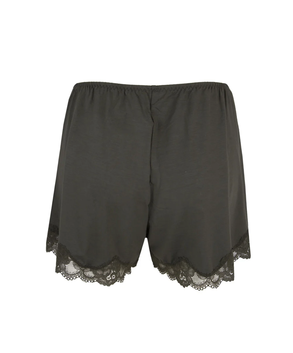 ANTIGEL DE LISE CHARMEL Short Mi-long Collection Homewear Simply Perfect En Coloris Éclat Aventure (=kaki) De Chez Antigel Par Lise Charmel. 4 ANTIGEL DE LISE CHARMEL Short Mi-long Collection Homewear Simply Perfect En Coloris Éclat Aventure (=kaki) De Chez Antigel Par Lise Charmel. – Image 2