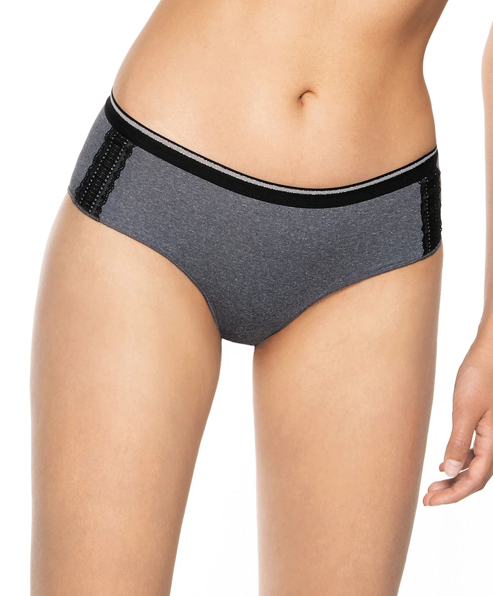 ANTIGEL DE LISE CHARMEL Shorty Collection Coach Moi En Coloris "gris Sporty" De Chez Antigel Par Lise Charmel. 3 ANTIGEL DE LISE CHARMEL Shorty Collection Coach Moi En Coloris "gris Sporty" De Chez Antigel Par Lise Charmel.