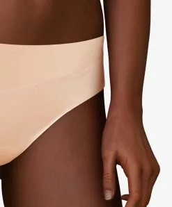 Shorty Invisible Collection Essentiall De La Marque De Lingerie Française Chantelle. -SOUTIEN-GORGE Soldes Boutique Shorty Chantelle essentiall beige dore C15G40 01N 2