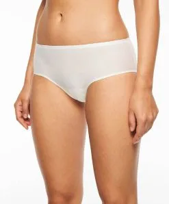 Shorty Taille Basse Ivoire Invisible Collection Essentielle Soft Stretch De Chez Chantelle. 7 Shorty Taille Basse Ivoire Invisible Collection Essentielle Soft Stretch De Chez Chantelle. -SOUTIEN-GORGE Soldes Boutique Shorty Chantelle soft stretch nacre C26440 ivoire