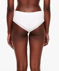 Shorty De La Marque De Lingerie Chantelle, Collection True Lace, Coloris Milk (=nacre). -SOUTIEN-GORGE Soldes Boutique Shorty Chantelle true lace milk nacre C11M40 0LW 508