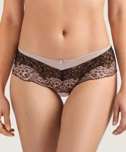 Shorty En Soie Collection Femme Glamour Coloris Sonate (rose Poudré) De Chez Aubade Paris.