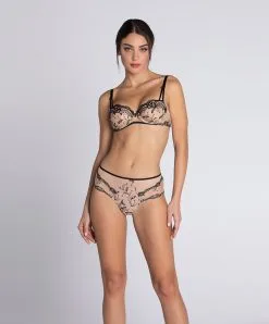 Shorty Sexy Lise Charmel De La Collection Lingerie De Charme Follement Sexy En Coloris Nude Sexy. -SOUTIEN-GORGE Soldes Boutique Shorty Lise Charmel Follement sexy nude sexy ACH0445 NS 4