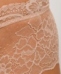 Shorty Ligne Sublime En Dentelle De La Marque De Lingerie Française Lise Charmel, Coloris Nude Sublime. -SOUTIEN-GORGE Soldes Boutique Shorty Lise Charmel Sublime en dentelle nude sublime chair ACH0413 NS 504